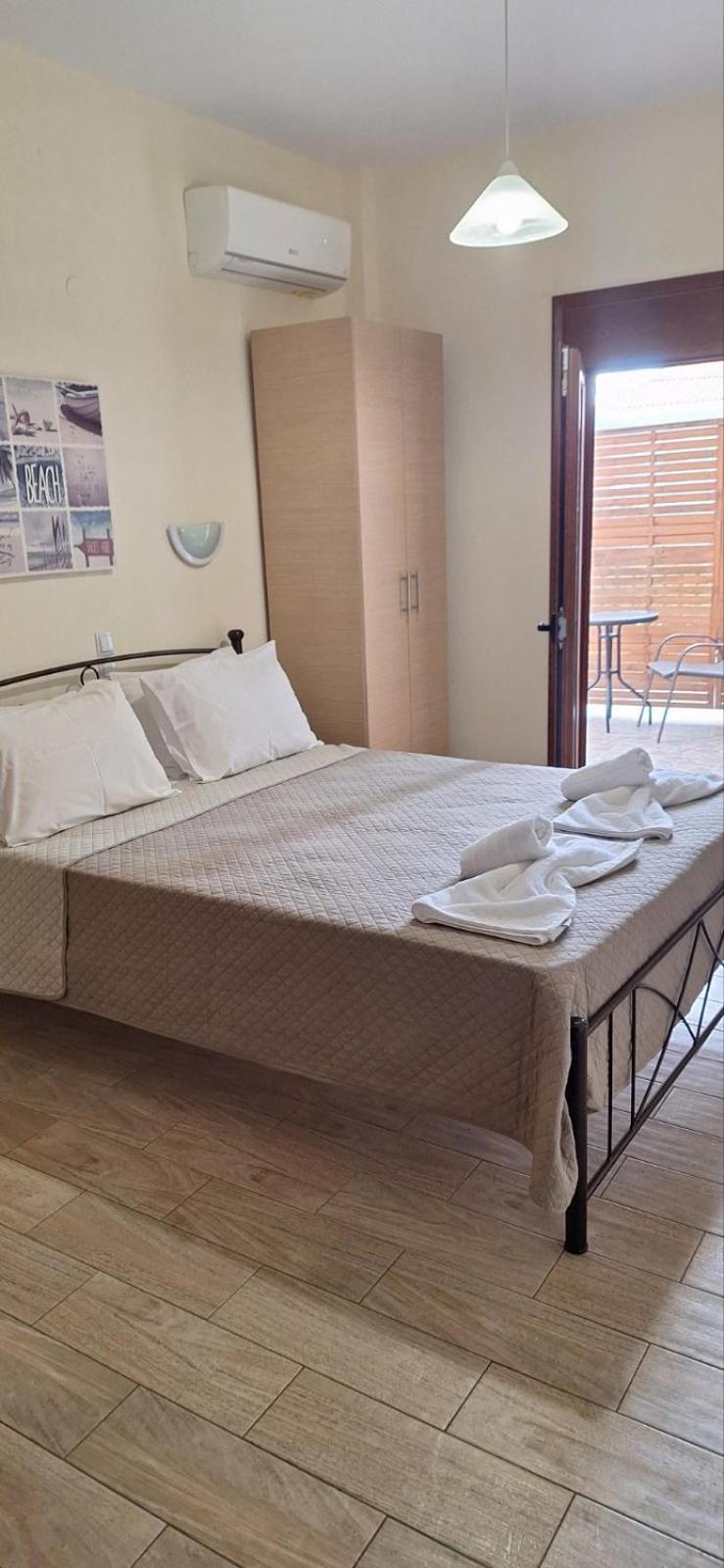 Diolkos 2 Apartment Nea Roda Room photo